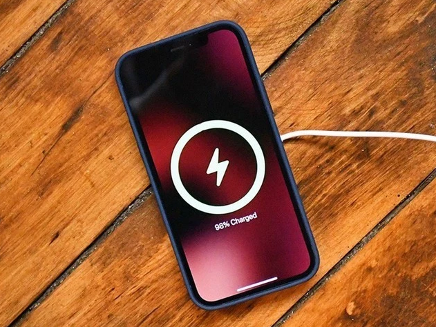 台前苹果手机维修分享iPhone 12可以随便充电吗 